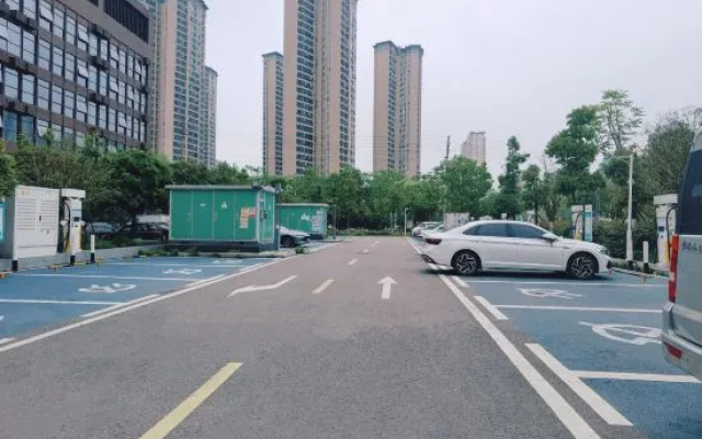 Homeinn Selected Hotel (Changsha Lugu High-tech Zone Leifeng Memorial Hall) – Outside – Changsha