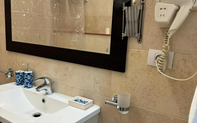Phoenicia Suites