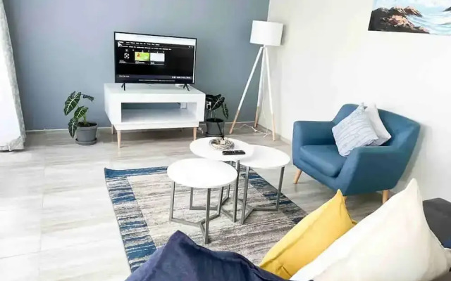 Chic Modern House on Neasden - 2085