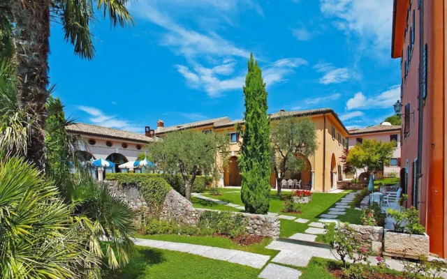 Residence La Filanda in Costermano With Pool