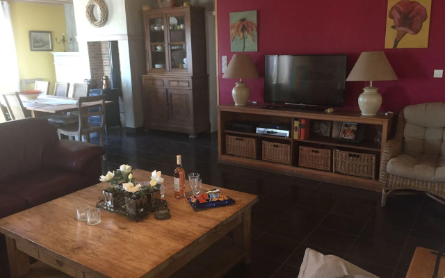 Lush villa in Vélieux with private heated swimming pool