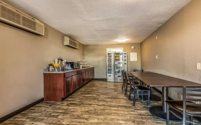 Rodeway Inn