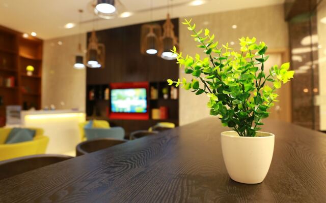 Echarm Hotel Qingyuan Stadium Branch