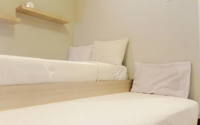 Fresh And Bright Studio Room At Nifarro Park Apartment