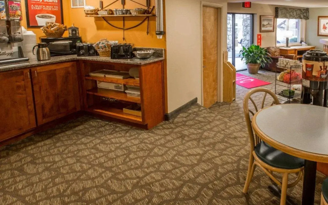 Econo Lodge Cherokee Near River Park