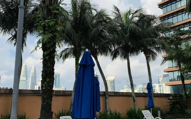 Raintree Service Suite At Times Square Kl