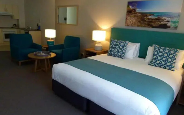 Ramada Resort Flynns Beach