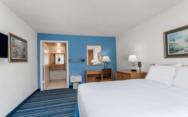 Days Inn by Wyndham West Palm Beach