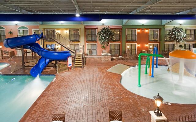 Holiday Inn Hotel & Suites Minneapolis - Lakeville