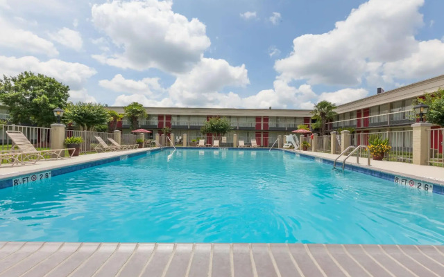 Ramada Conference Center New Iberia