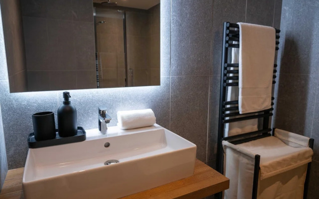 Charming Apt With View 2bd/6p -residence in Mega\"ve