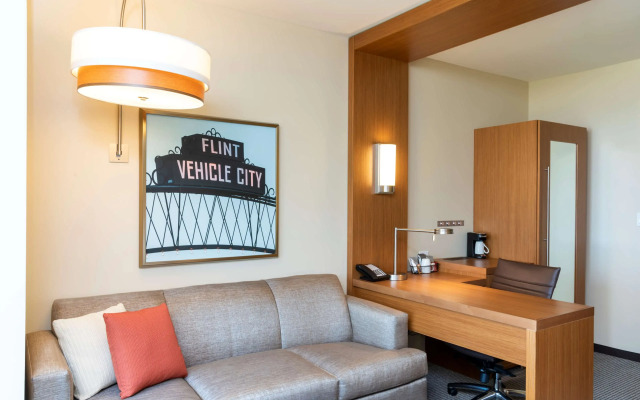 Hyatt Place Flint / Grand Blanc