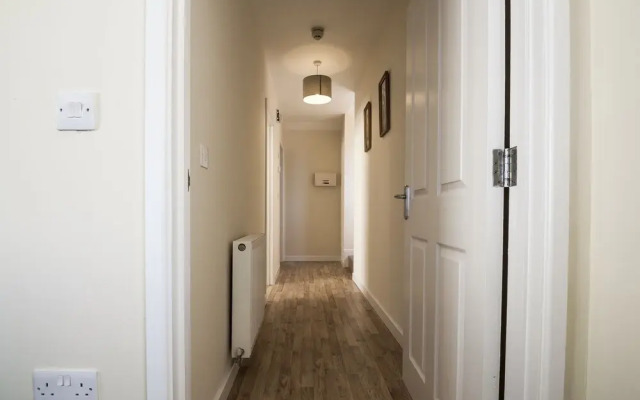 The Sail, Two Bedroom Apartment - Tenby
