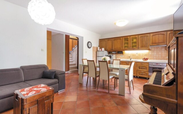 Awesome Home in Podstrana With Wifi and 3 Bedrooms