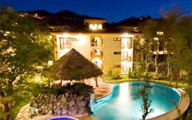 The Oaks Tamarindo Condominiums 200 mbs Internet