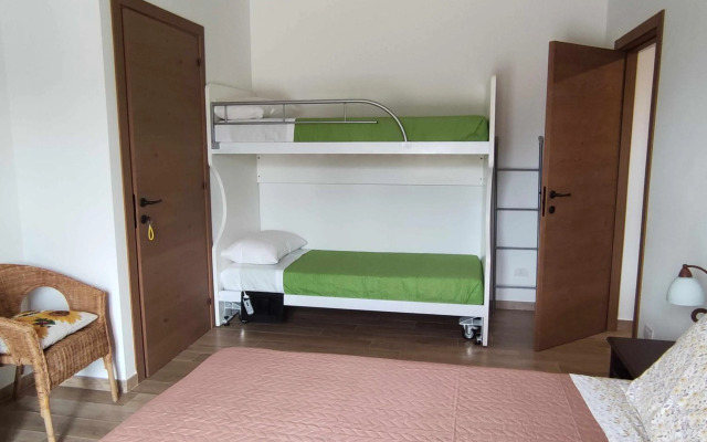 Casa Montefiore 13 LT nella tranquilla campagna Marchigiana