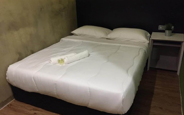 Monaco Boutique Hotel Kampung Air
