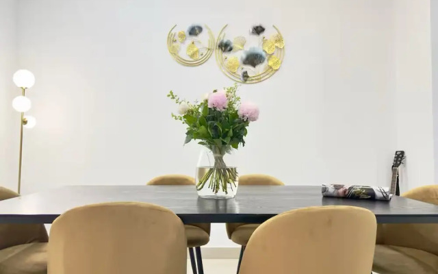 3BR Retro Escape ICC & Darling Harbour