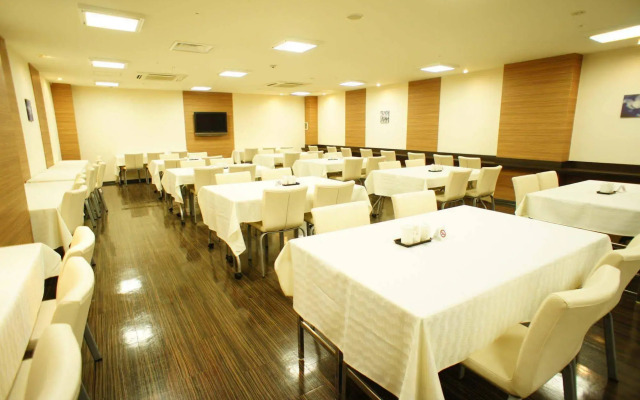 Kobe Plaza Hotel