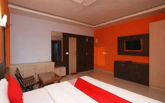 OYO 19521 Hotel Noopur Premium