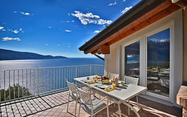 Attico Elais - Rebomaholidays