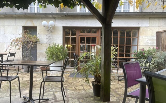 Hotel Restaurant le grand monarque