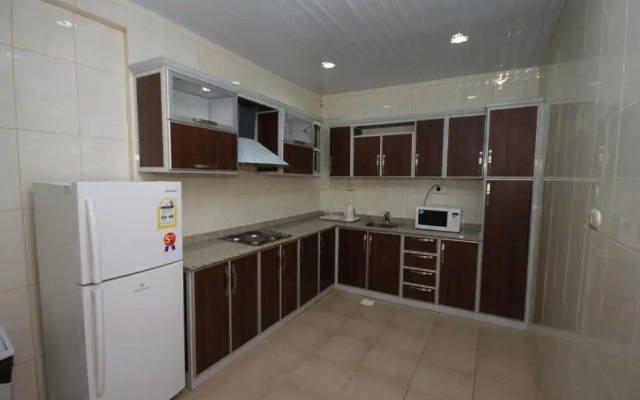 Al Thanaa Alraqi Furnished Apartments