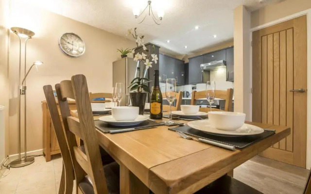 Harry's - 2 Bedroom Holiday Home - Tenby