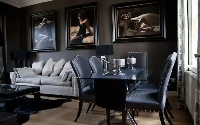 14 Lomond Castle