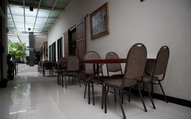 RedDoorz Plus near Bandung Indah Plaza
