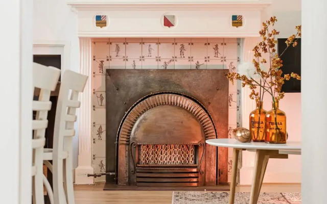 Cozy Castle Apartment