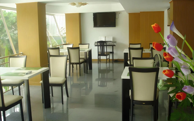 Diamond Sweet Hotel