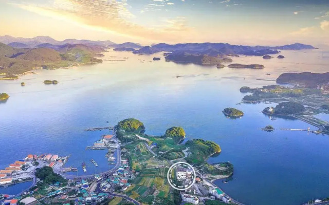 Tongyeong Haevichi Pension
