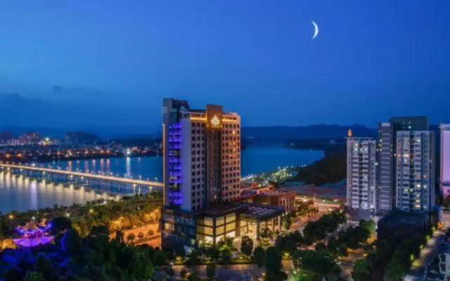 Maple Leaf Garden Hotel