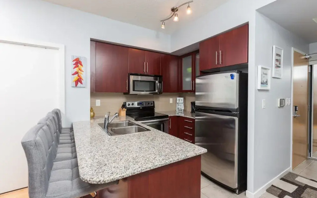 Iceboat Terrace-Downtown-Ent District