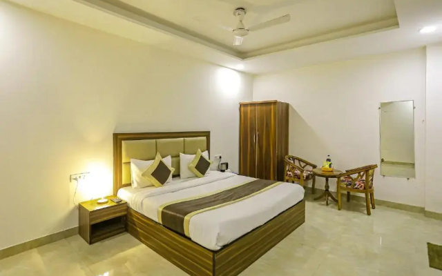 Fabhotel White House Bnb