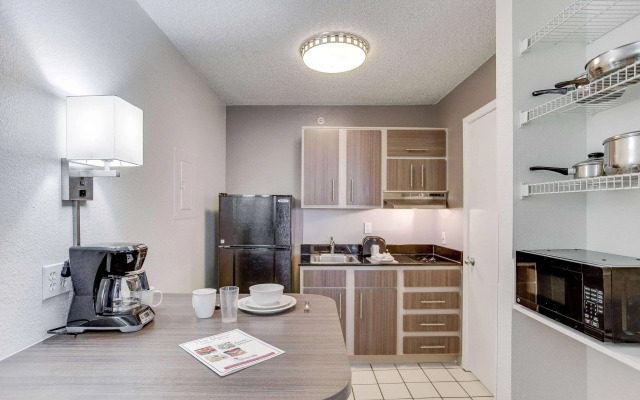 Sonesta Simply Suites Houston W Beltway