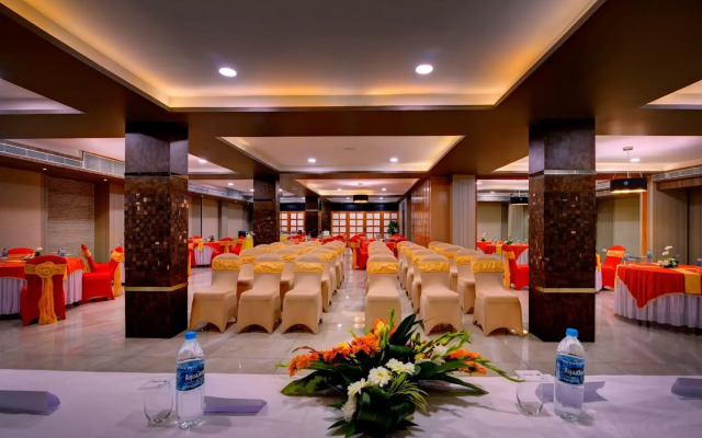 Udaan Clover Hotel Banquet & Spa