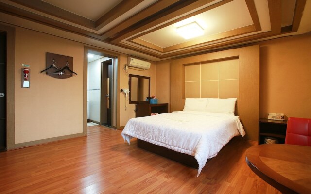 Charmant Hotel Suwon