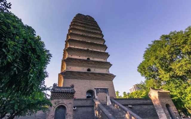 OJC Holiday Hotel(Xi'an Bell Tower Metro Station)