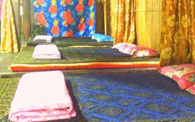 Thon Tha Tay Stilt House
