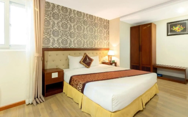 Paris Nha Trang  & Apartment