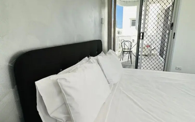 Modern Apartment in Chevron Island
