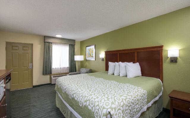 Days Inn And Suites Wyndham Big Spring