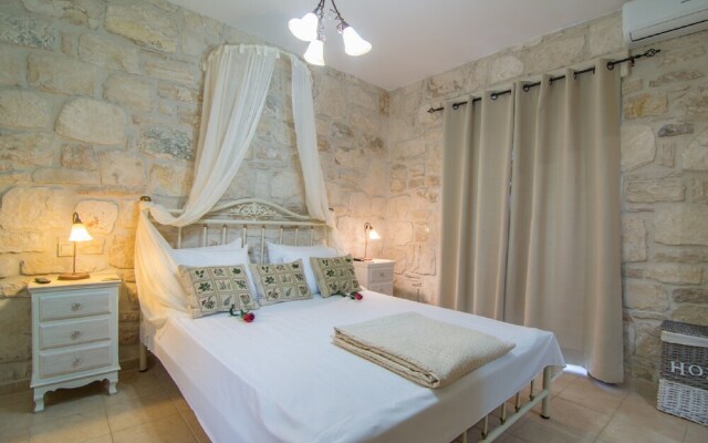 Adamas Luxury Stone Villas