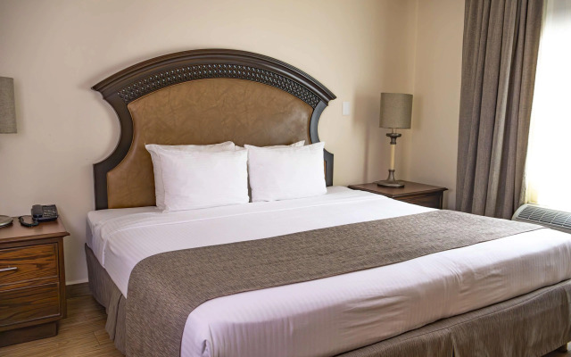 Best Western Plus Monterrey Colon