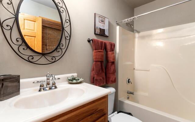 Retreat at Wintergreen Pool Access Grill