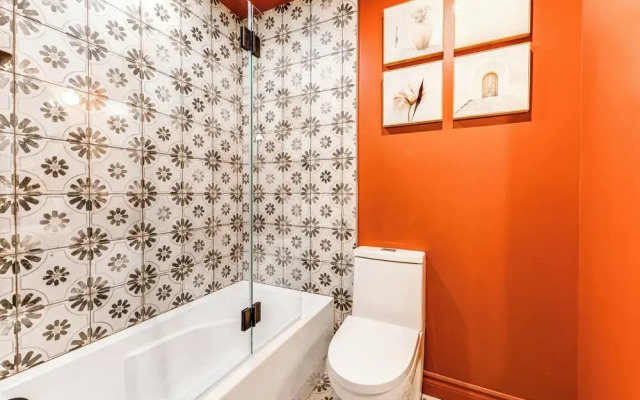 Bohemian Vieux Quebec Two Bedroom