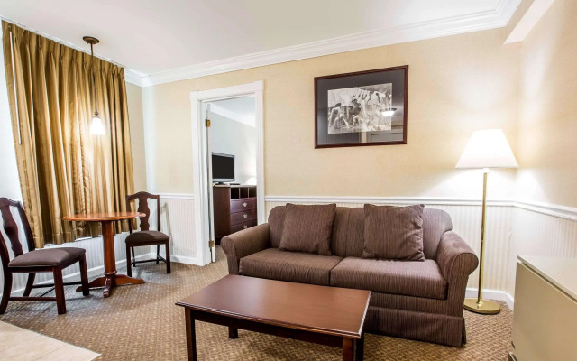 Comfort Inn & Suites Plattsburgh - Morrisonville