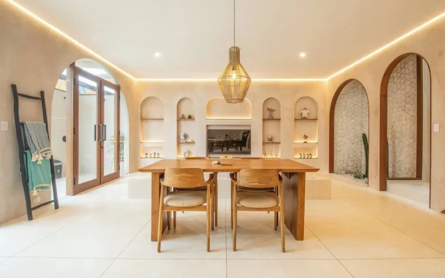 Sleek 2BR Villa, 5 Minutes to Bingin Beach